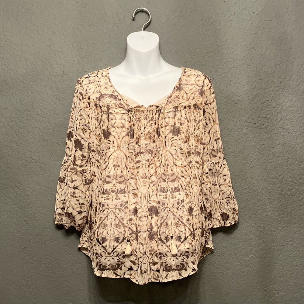 Fun blouse